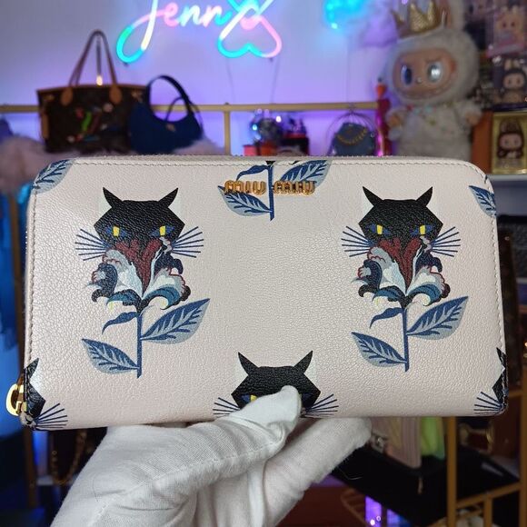 Miu Miu White & Blue Leather Limited Edition Black Cats Large Zip Wallet - Picture 1 of 11
